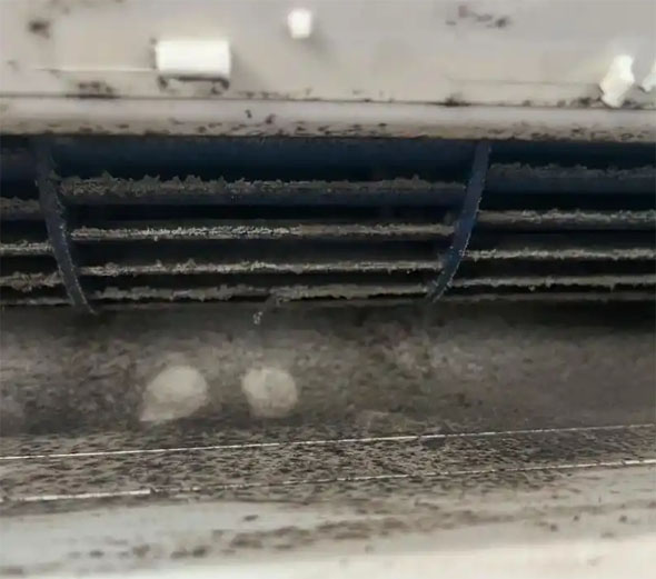 光泽空调吹的风有股烧焦味是怎么回事